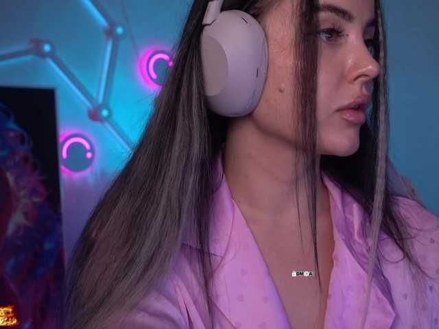 your-red-wine's BongaCams show and profile