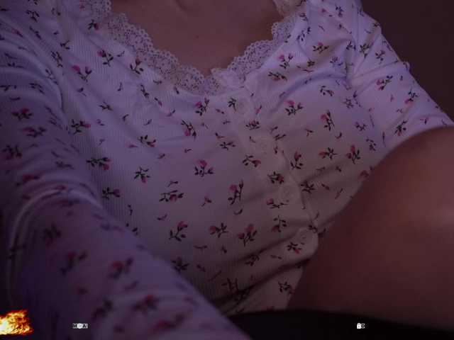 your-red-wine's BongaCams show and profile