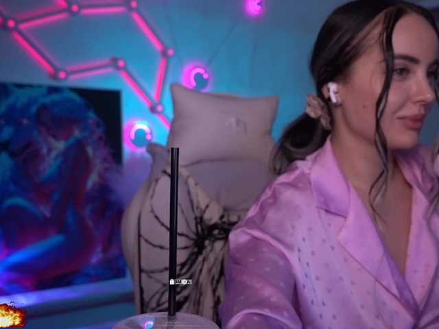 your-red-wine's BongaCams show and profile