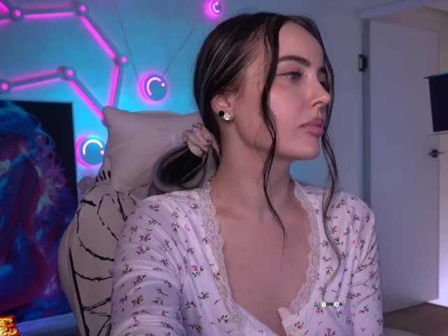 your-red-wine's BongaCams show and profile