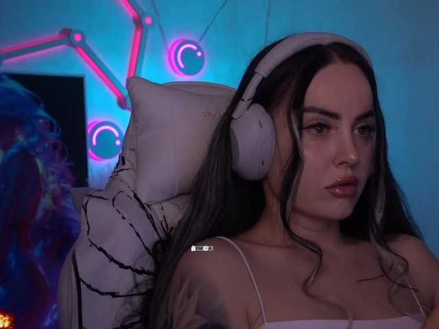 your-red-wine's BongaCams show and profile