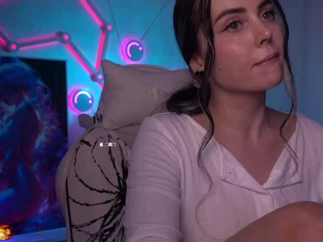 your-red-wine's BongaCams show and profile