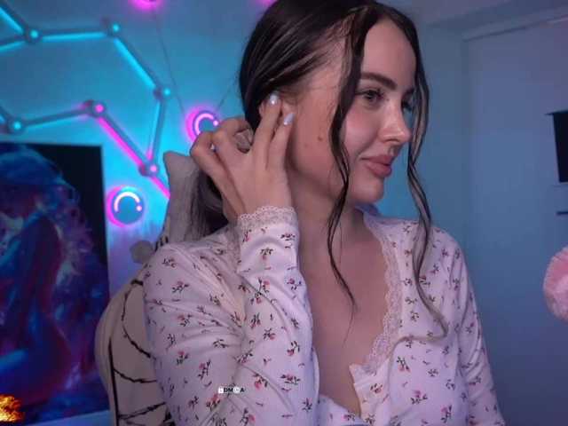 your-red-wine's BongaCams show and profile