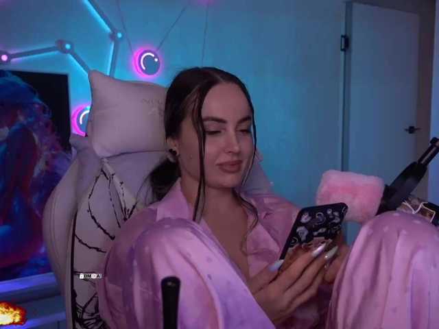 your-red-wine's BongaCams show and profile