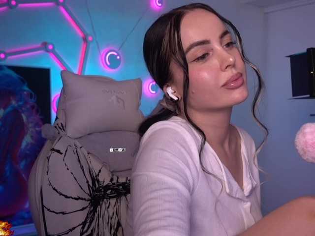 your-red-wine's BongaCams profile