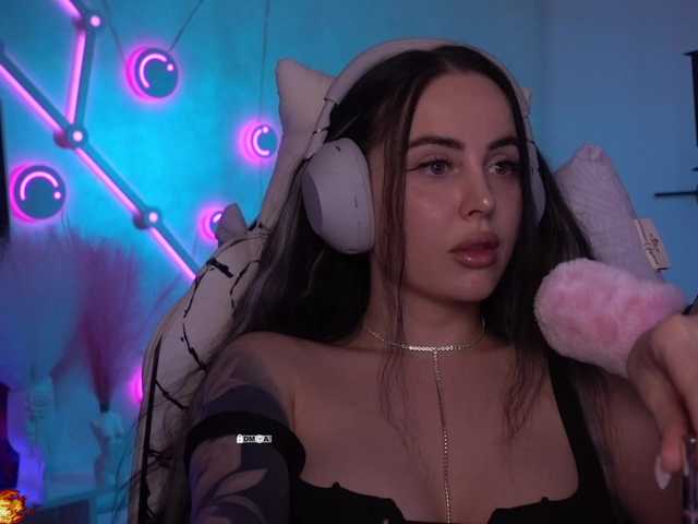 your-red-wine's BongaCams show and profile