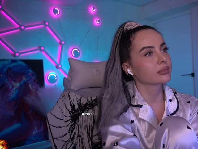 your-red-wine's BongaCams show and profile