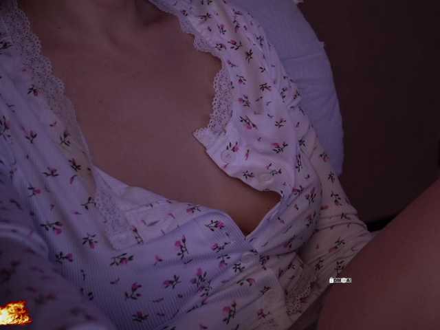 your-red-wine's BongaCams profile
