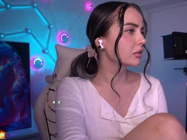 your-red-wine's BongaCams show and profile