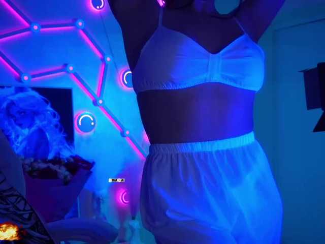 your-red-wine's BongaCams show and profile