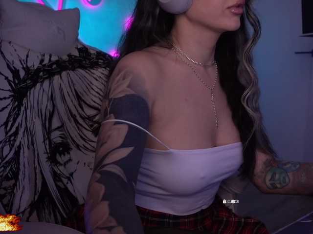 your-red-wine's BongaCams show and profile