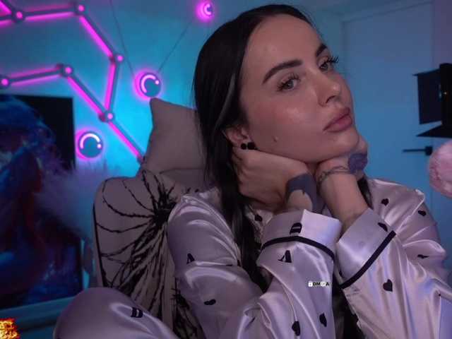 your-red-wine's BongaCams show and profile