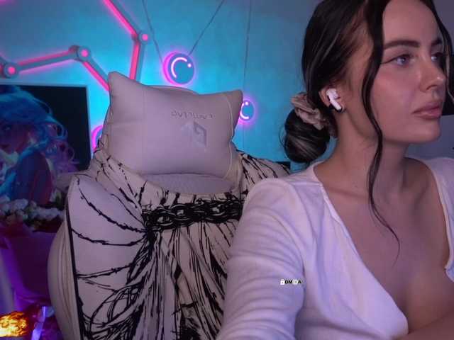 your-red-wine's BongaCams show and profile