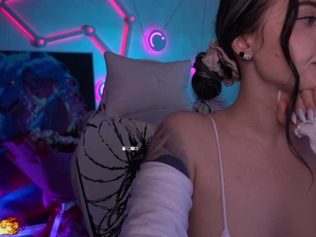 your-red-wine's BongaCams profile