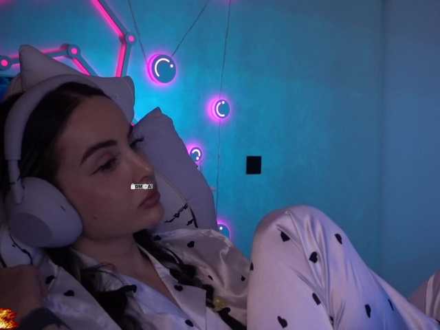 your-red-wine's BongaCams show and profile