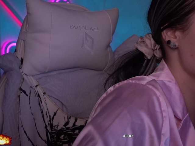 your-red-wine's BongaCams show and profile