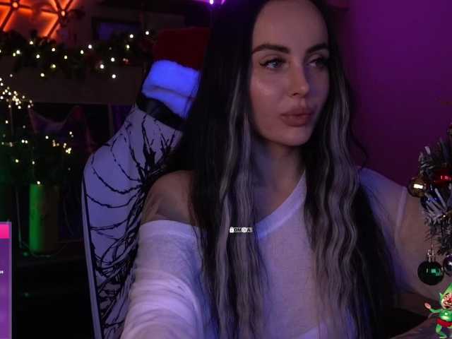 your-red-wine's BongaCams show and profile