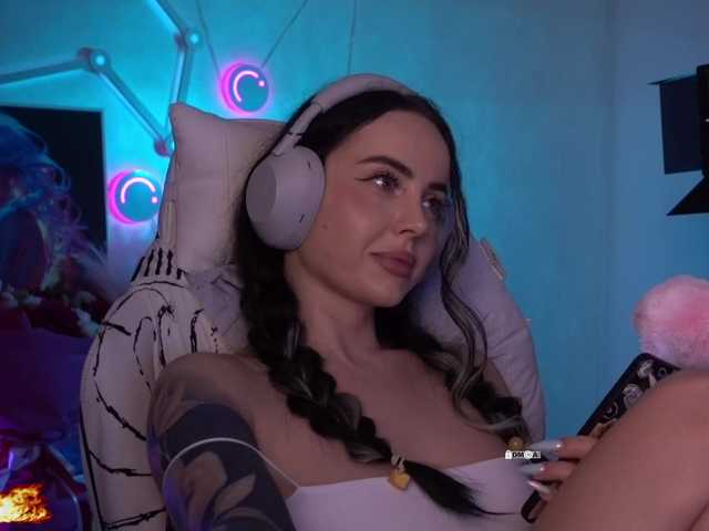 your-red-wine's BongaCams show and profile