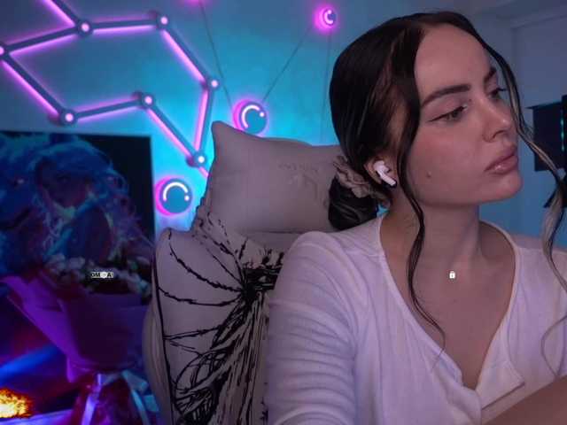 your-red-wine's BongaCams show and profile