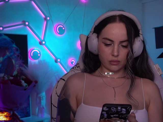 your-red-wine's BongaCams profile