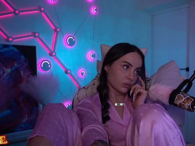 your-red-wine's BongaCams show and profile