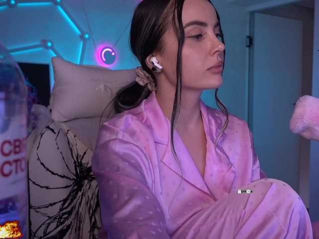 your-red-wine's BongaCams show and profile