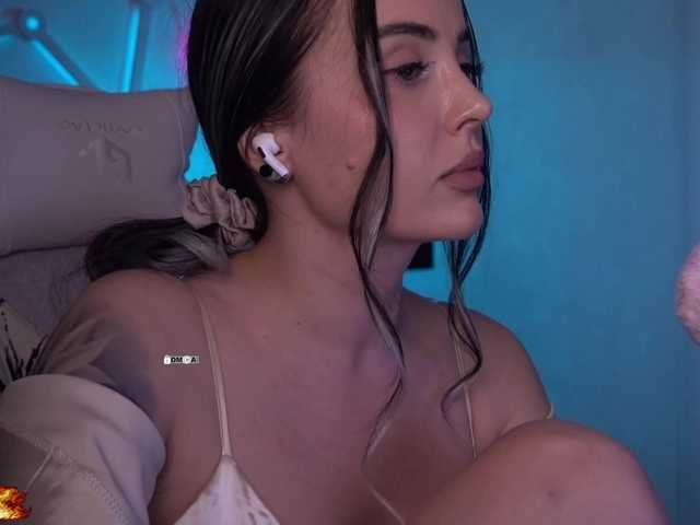 your-red-wine's BongaCams show and profile