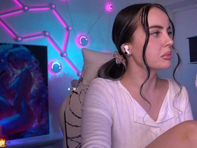 your-red-wine's BongaCams show and profile