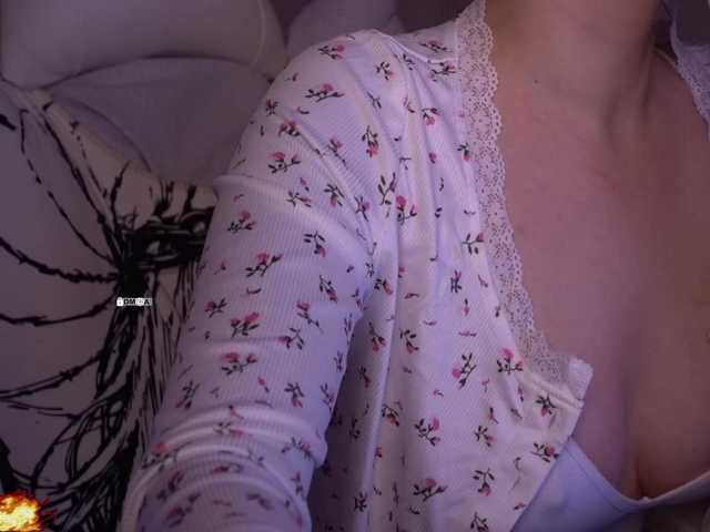 your-red-wine's BongaCams profile