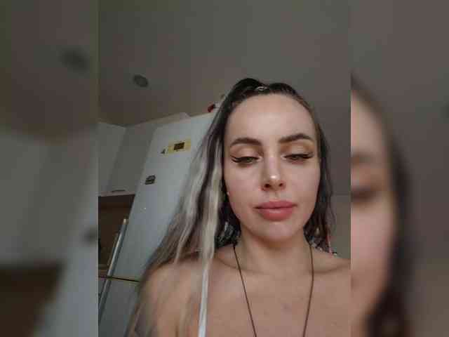 webcam model Your-red-wine