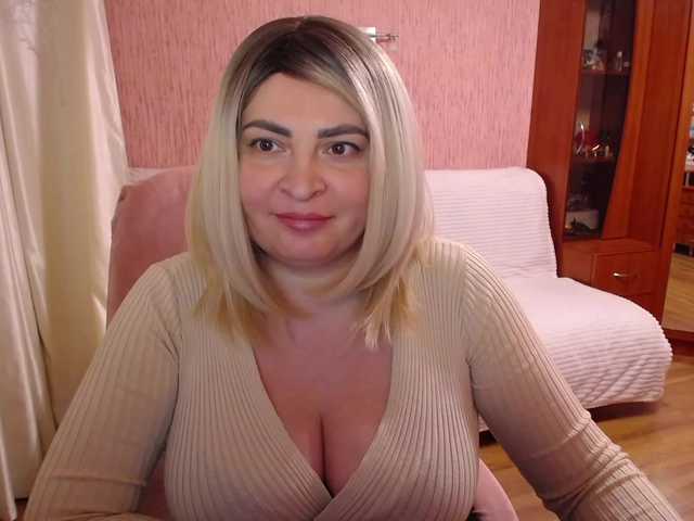 -MeowMeow-'s BongaCams show and profile