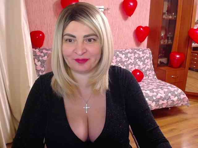 -MeowMeow- Live Webcam on BongaCams