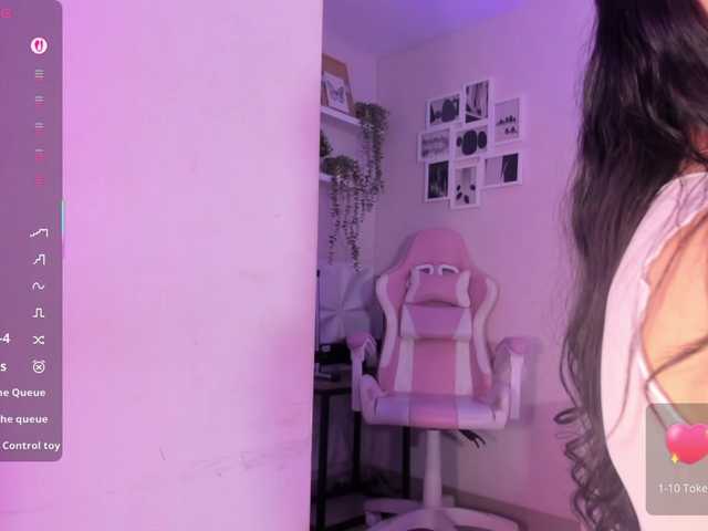 EllaThorne's BongaCams show and profile