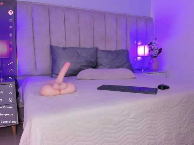 EllaThorne's BongaCams show and profile