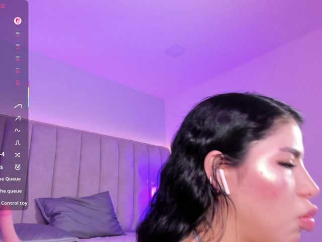 EllaThorne's BongaCams show and profile