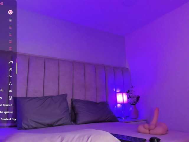 EllaThorne's BongaCams show and profile