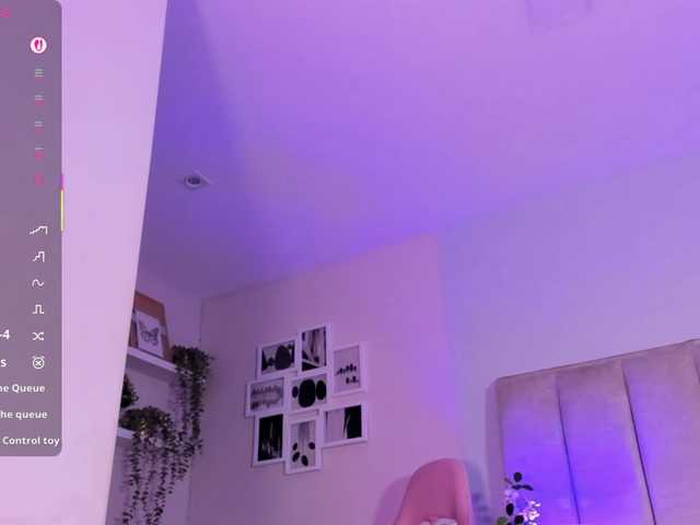 EllaThorne's BongaCams show and profile