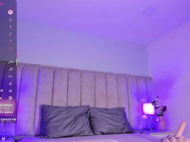 EllaThorne's BongaCams show and profile