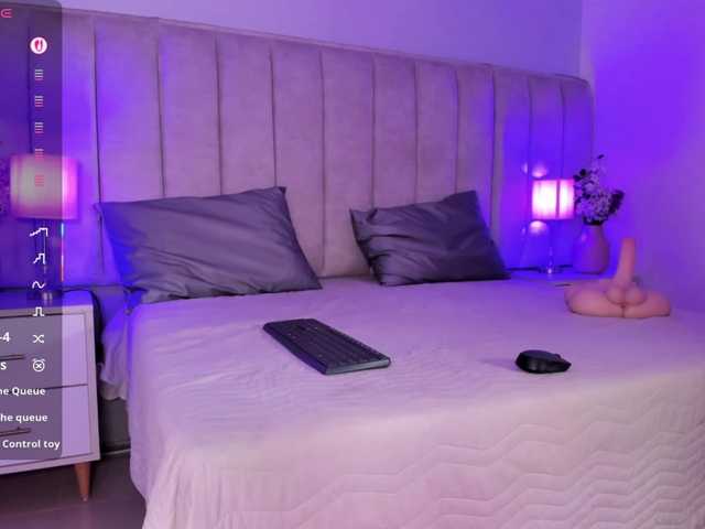 EllaThorne's BongaCams show and profile