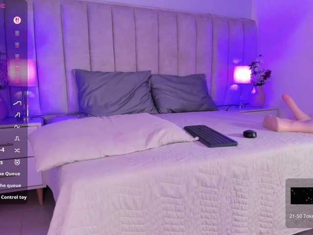 EllaThorne's BongaCams show and profile