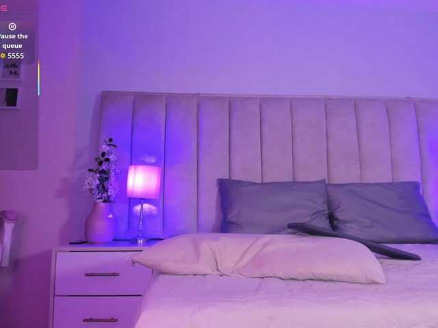 EllaThorne's BongaCams show and profile