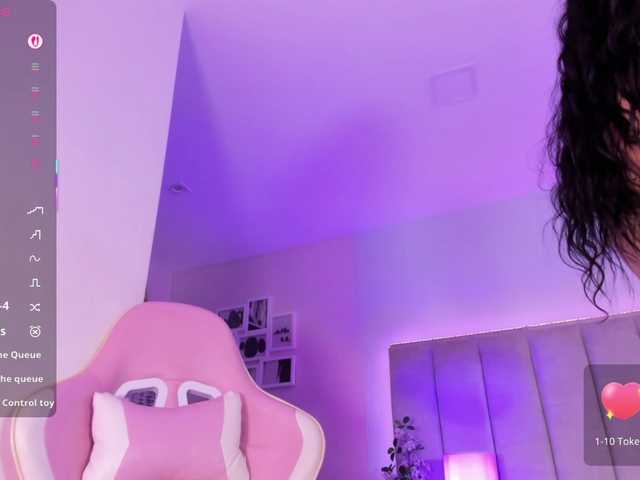 EllaThorne's BongaCams show and profile