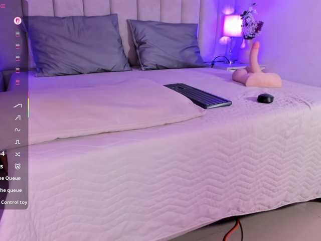 EllaThorne's BongaCams show and profile