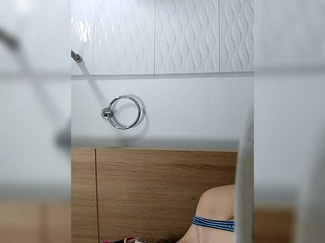 EllaThorne's BongaCams show and profile