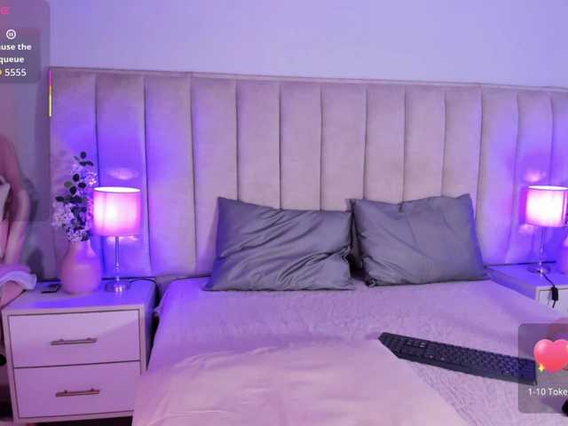 EllaThorne's BongaCams show and profile