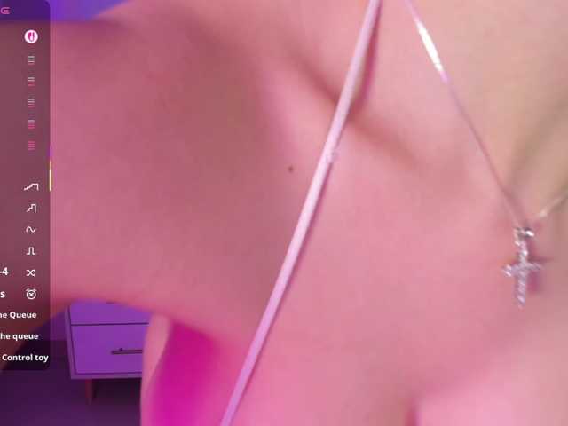 EllaThorne's BongaCams show and profile