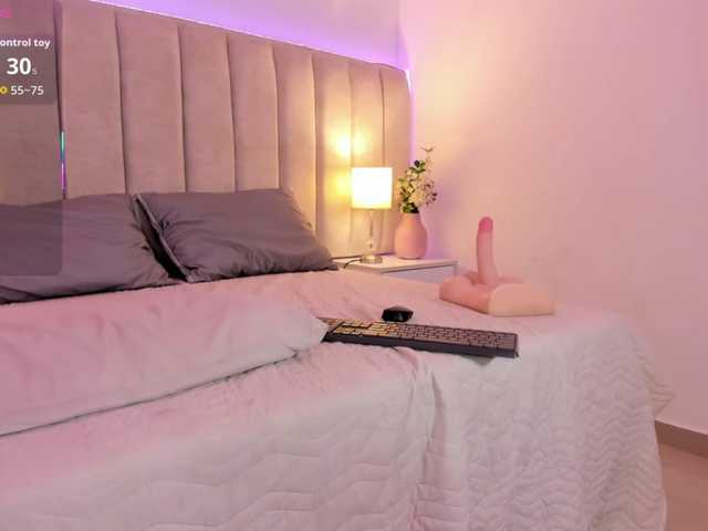 EllaThorne's BongaCams show and profile