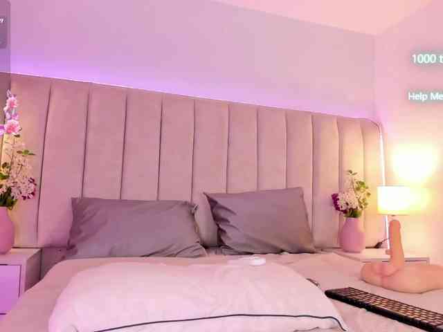EllaThorne webcam