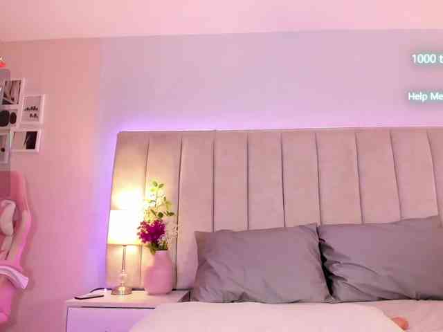 EllaThorne webcam