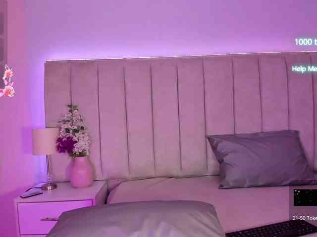EllaThorne webcam